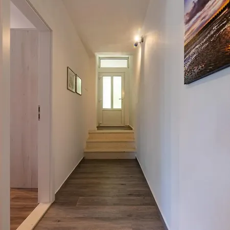 Апартаменти With A Parking Space Ivan Dolac, Hvar - 15784 Іван Долац