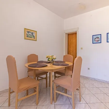 Apartment With A Parking Space Ivan Dolac, Hvar - 15784